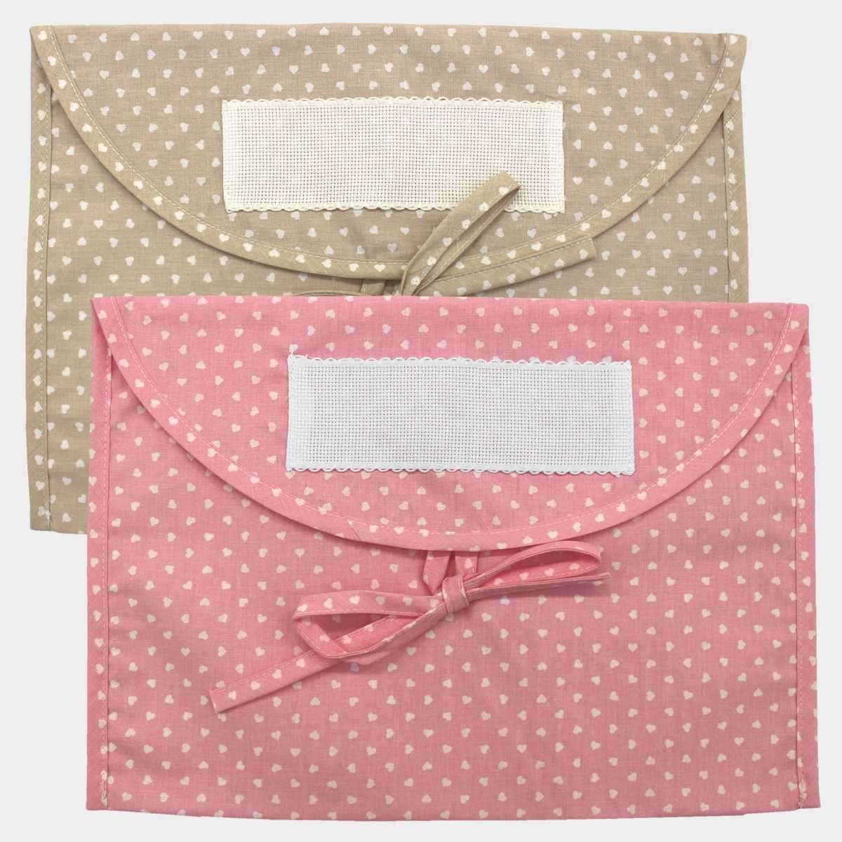 I Ricami del Cuore Coordinati Busta Porta Corredino Cuoricini con Tela AIDA – CO405.16_17 3 I Ricami del Cuore Coordinati Busta Porta Corredino Cuoricini con Tela AIDA – CO405.16_17 3